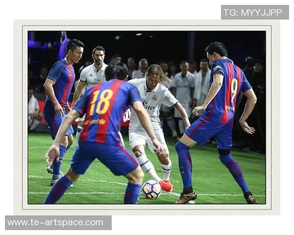 第一次观看足球比赛的球星经历与成长故事分析